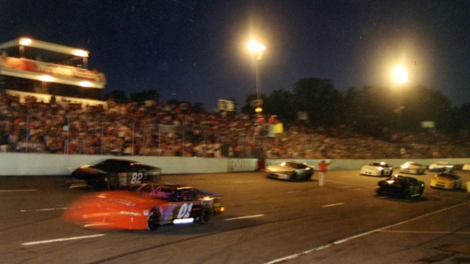 Go Fast, Turn Left - Portrait of a Southern Racing Community