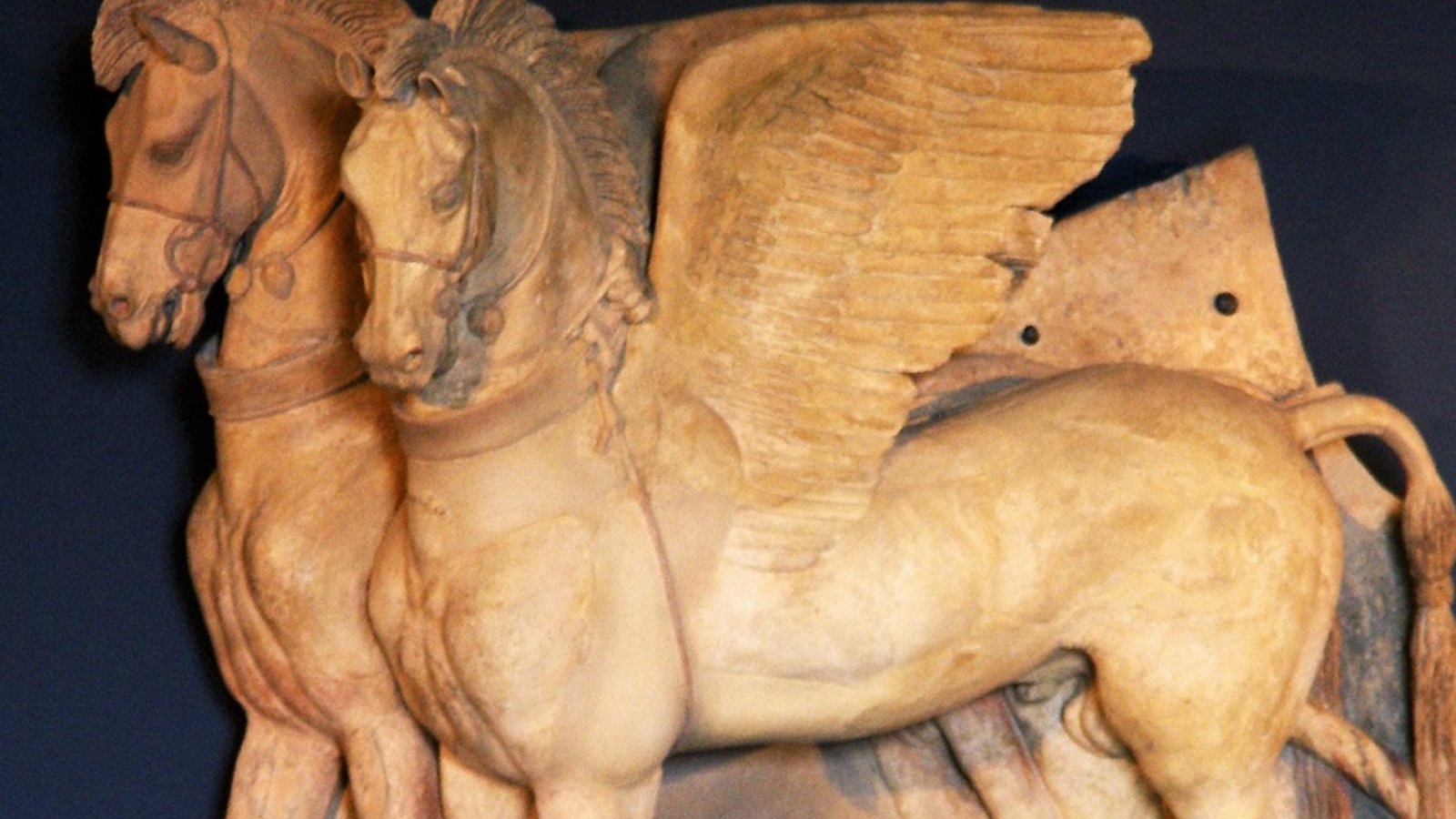 The Etruscan World Falls Apart