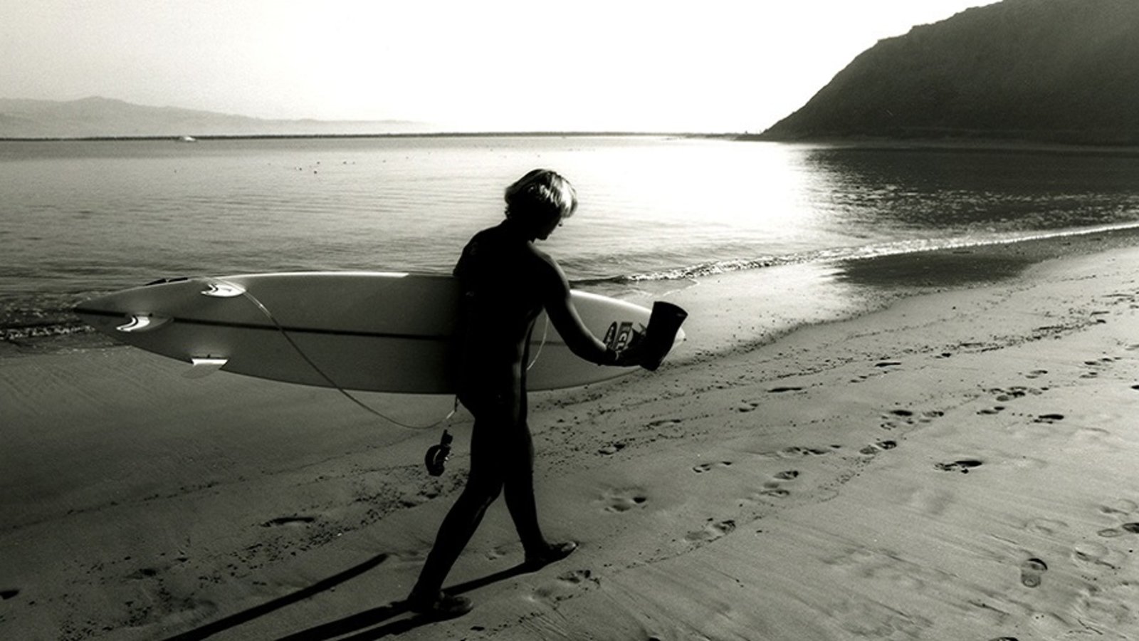 One Winter Story - Female Surfers