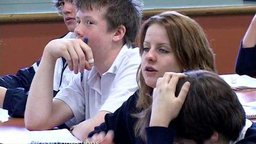 Asking Closed Questions (Classroom Footage)