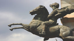 Sultan and Shah: Challenge of Safavid Iran
